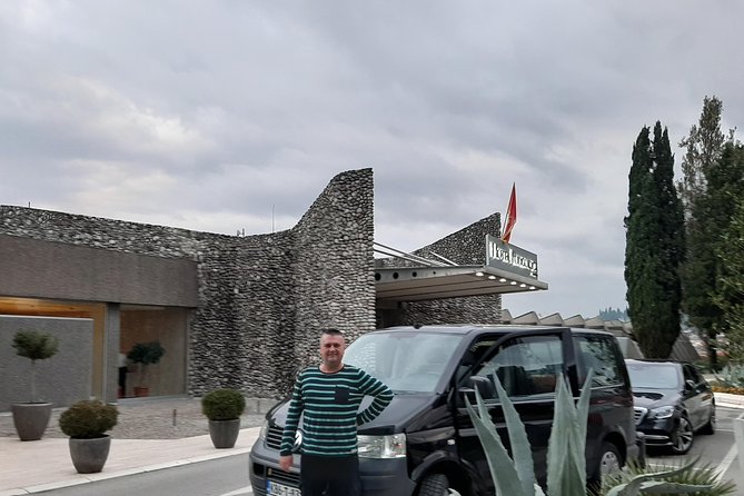 Airport transfer Sarajevo - Bosnia - Inside the air-conditioned van: comfort, luggage, and group space
