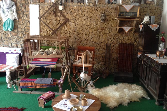 Authentic Antique Museum Home - Key things to know before you go