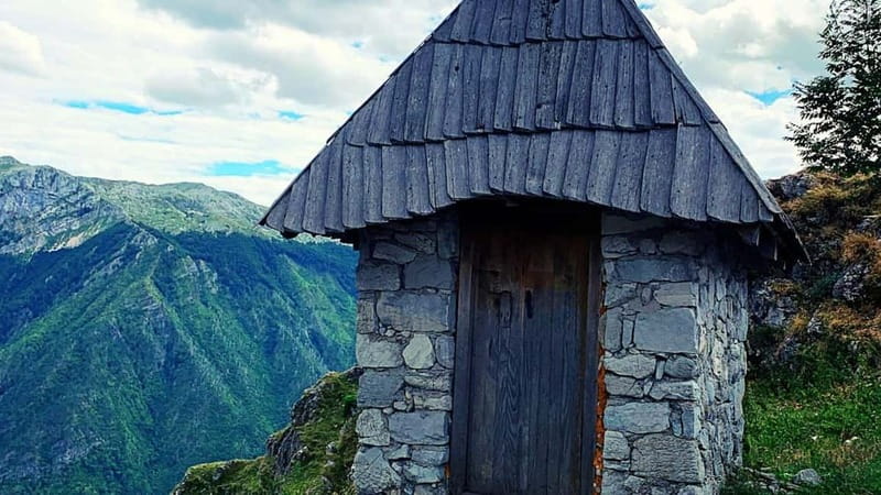 Bosnia's Nomad Havens: Lukomir & Umoljani - Cold Creek (Studeni Potok) and the Secret Stop Hiking Break