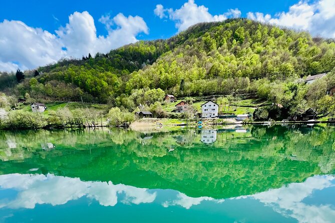 CENTRAL BOSNIA | A medieval tour (Jajce + Travnik + Pliva lakes) - Sarane Dzamija in Travnik: color, craft, and a surprising interior layout
