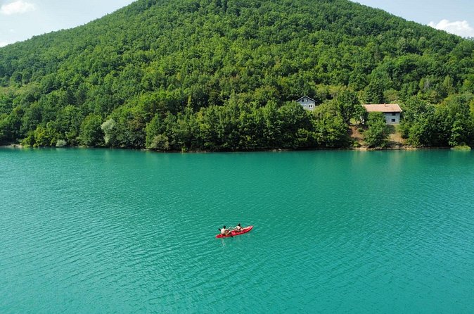 Kayaking on Jablanica Lake - Who This Kayak Trip Suits (and Who Might Want to Think Twice)