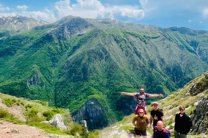 LUKOMIR VILLAGE HIKE & TREK TOUR (nature, hike, food & panorama) - Umoljani village visit: setting the scene before the long hike
