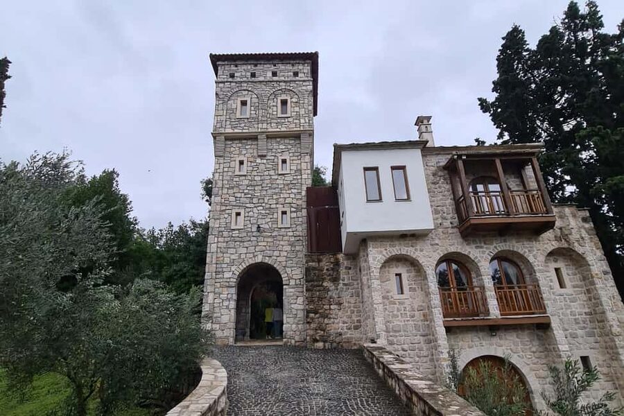 Private Day Trip to Bosnia,Wine,Culture & Local Lunch/Dinner - Who this Dubrovnia to Herzegovina wine and culture trip suits best