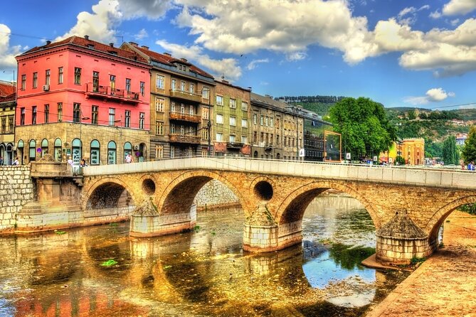 Private Walking Tour, Food Tasting and Bosnian Coffee in Sarajevo - Sebilj Brunnen and Sarajevo City Hall: the quick orientation that pays off later