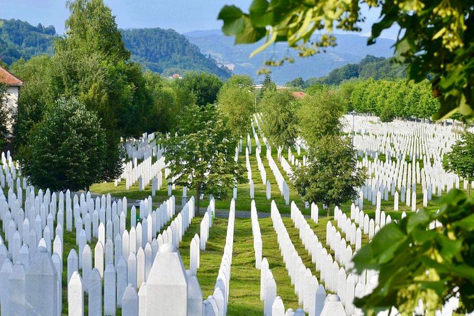 REMEMBERING SREBRENICA (Genocide study tour 11/07/95) - Documentary and Srebrenica Museum, 11:00 to 12:30