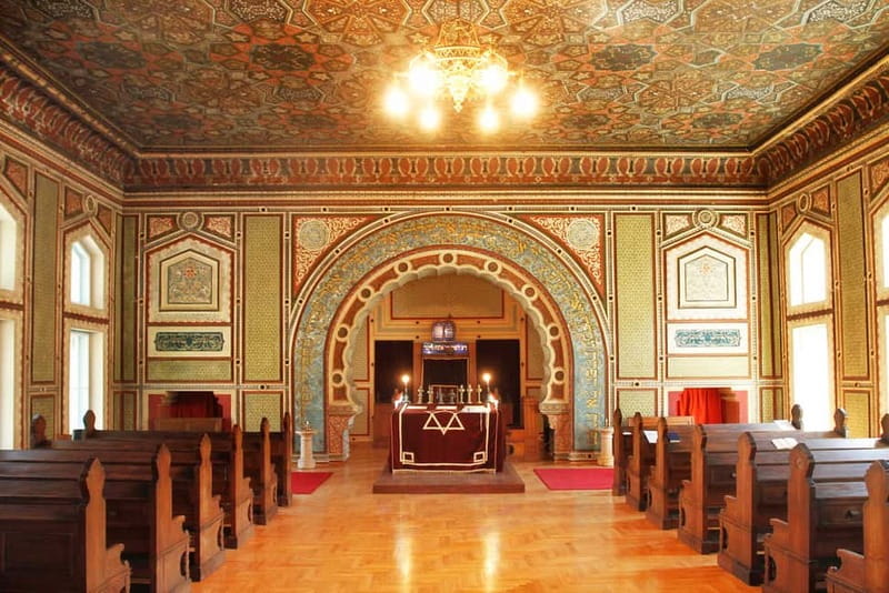 Sarajevo: Eat, Pray, Love Tour - Local Life Experience - Old Orthodox Church, Gazi Husrev-beg Mosque, and Sarajevo Meeting of Cultures