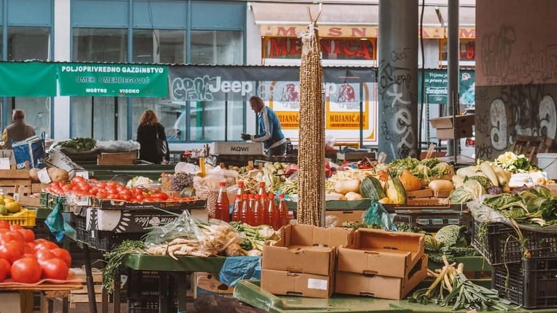 🍽️ Sarajevo Food Tour: Eat where the locals eat - Starting at the replica of Zgosca’s Stecak, then moving into the city’s memory