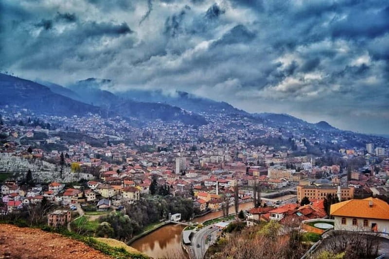 Sarajevo : Highlights & Hidden Gems Walking Tour - Two hours in Sarajevo, and you actually get your bearings