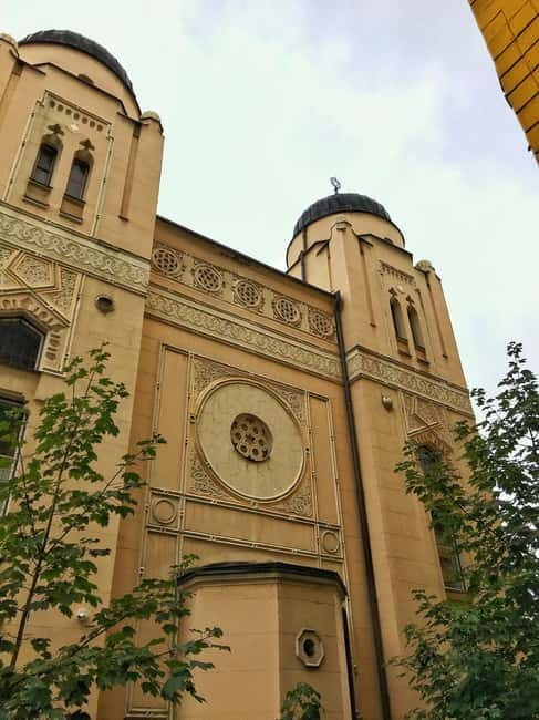 Sarajevo: Jewish Heritage Tour with Entry Tickets - Sephardi trade and Old Town walking, plus sevdalinka connections