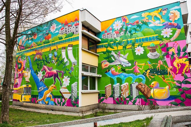 SARAJEVO STREET ART TOUR (art, history & mystery) - sARTajevo! - Stop 5: Ferhadija pedestrian street and the Srebrenica 1992/1995 mural