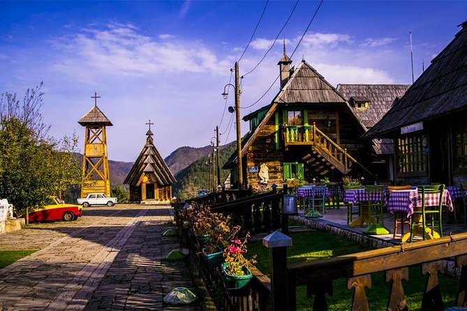 Sarajevo to/from Belgrade UNESCO Transfer Day Tour (Fees Incl.) - Tara National Park and Banjska Stena: Perućac Lake views at the Bosnia-Serbia border