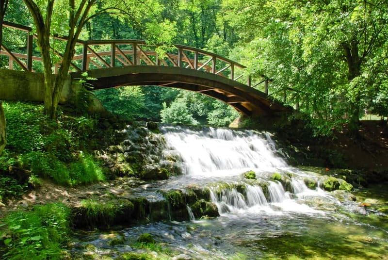 Sarajevo: Vrelo Bosne Nature Park Private Tour - Walking the Vrelo Bosne Nature Park Around the Bosna Springs