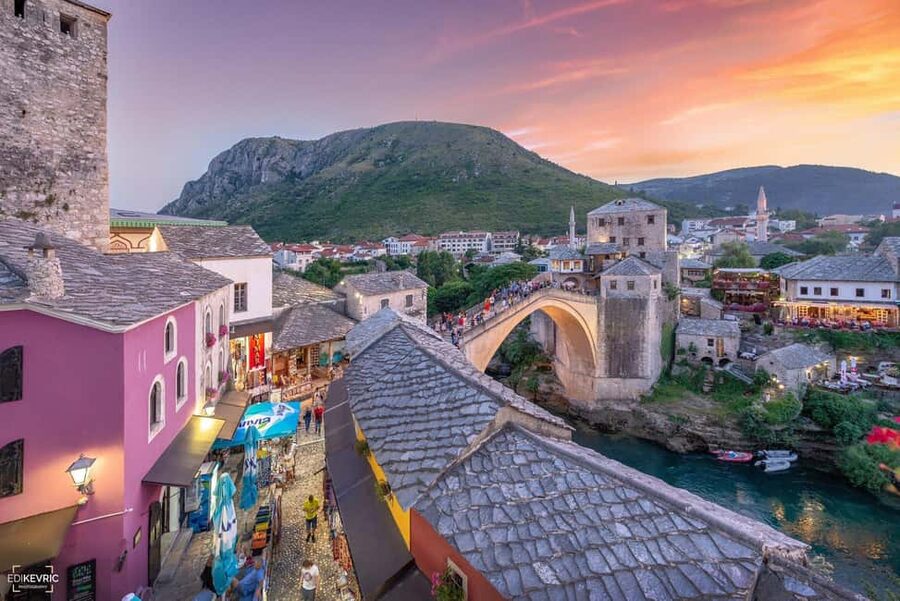 Split/Trogir: Mostar and Medjugorje Tour with Wine Tasting - Mostar Meets Međugorje in One Full Day
