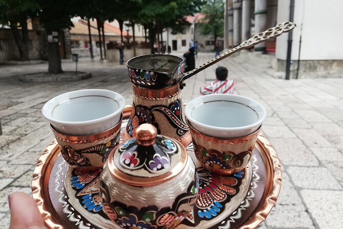 Ultimate Gastro Experience - Ćevabdžinica Petica Ferhatović: the famous ćevapi moment